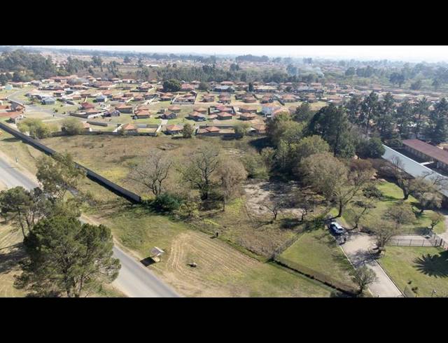 LAND FOR SALE IN STRUBENVALE